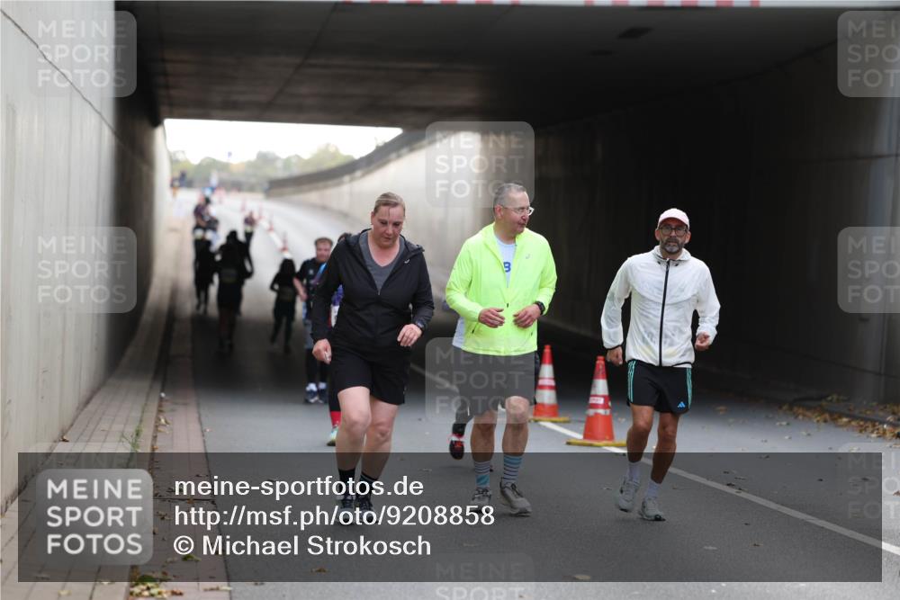 05.10.2025 - 20. swb-Marathon Bremen Michael Strokosch http://msf.ph/oto/9208858 05.10.2025 11:09:45 Laufen  meine-sportfotos.de