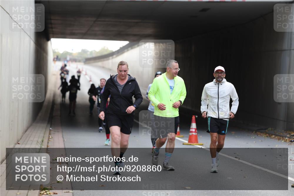 05.10.2025 - 20. swb-Marathon Bremen Michael Strokosch http://msf.ph/oto/9208860 05.10.2025 11:09:45 Laufen  meine-sportfotos.de