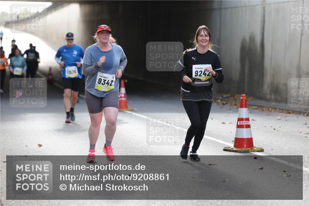 05.10.2025 - 20. swb-Marathon Bremen Michael Strokosch http://msf.ph/oto/9208861 05.10.2025 11:06:59 Laufen 11036, 9342, 9242 meine-sportfotos.de