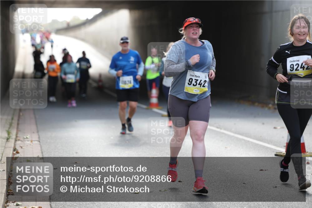05.10.2025 - 20. swb-Marathon Bremen Michael Strokosch http://msf.ph/oto/9208866 05.10.2025 11:07:00 Laufen 9342, 9242 meine-sportfotos.de