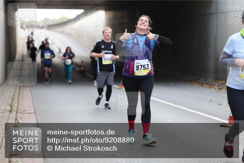 05.10.2025 - 20. swb-Marathon Bremen Michael Strokosch http://msf.ph/oto/9208880 05.10.2025 11:09:51 Laufen 9699, 9753 meine-sportfotos.de