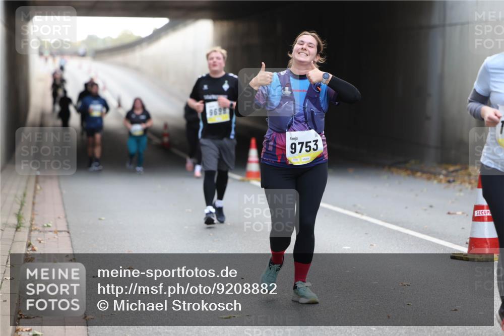 05.10.2025 - 20. swb-Marathon Bremen Michael Strokosch http://msf.ph/oto/9208882 05.10.2025 11:09:51 Laufen 9695, 9753 meine-sportfotos.de