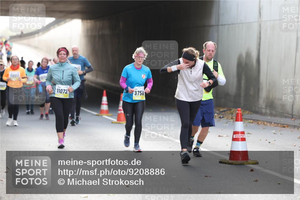 05.10.2025 - 20. swb-Marathon Bremen Michael Strokosch http://msf.ph/oto/9208886 05.10.2025 11:07:07 Laufen 11607, 11072, 9756 meine-sportfotos.de