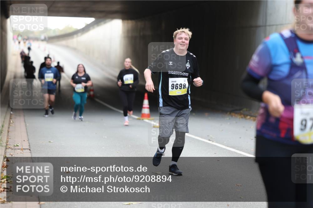 05.10.2025 - 20. swb-Marathon Bremen Michael Strokosch http://msf.ph/oto/9208894 05.10.2025 11:09:53 Laufen 8678, 9698, 97 meine-sportfotos.de