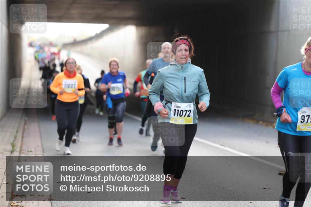 05.10.2025 - 20. swb-Marathon Bremen Michael Strokosch http://msf.ph/oto/9208895 05.10.2025 11:07:10 Laufen 11607, 11072, 975 meine-sportfotos.de