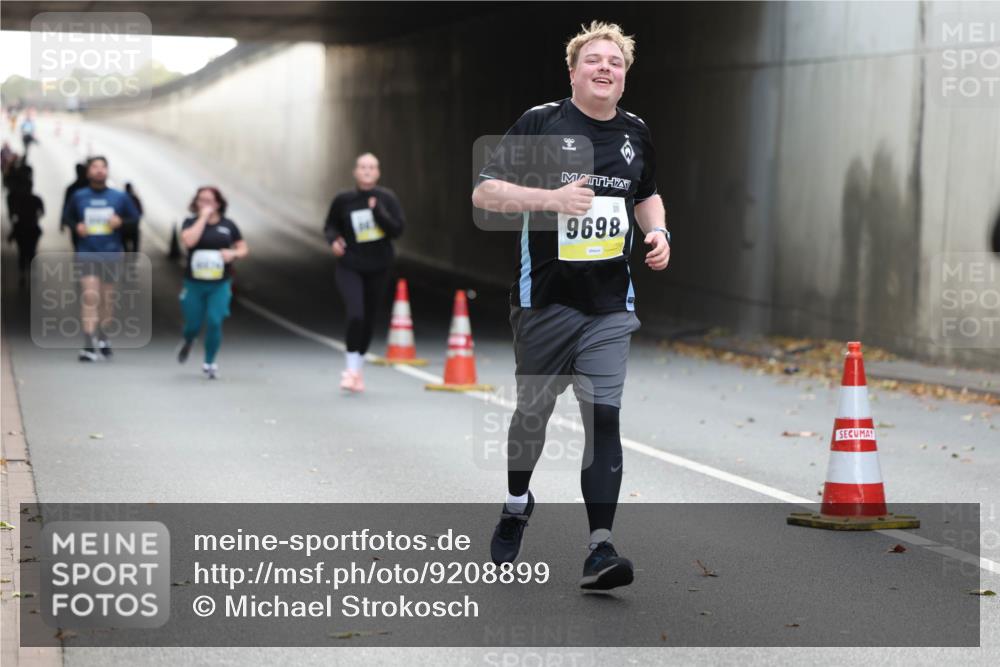 05.10.2025 - 20. swb-Marathon Bremen Michael Strokosch http://msf.ph/oto/9208899 05.10.2025 11:09:54 Laufen 9698 meine-sportfotos.de