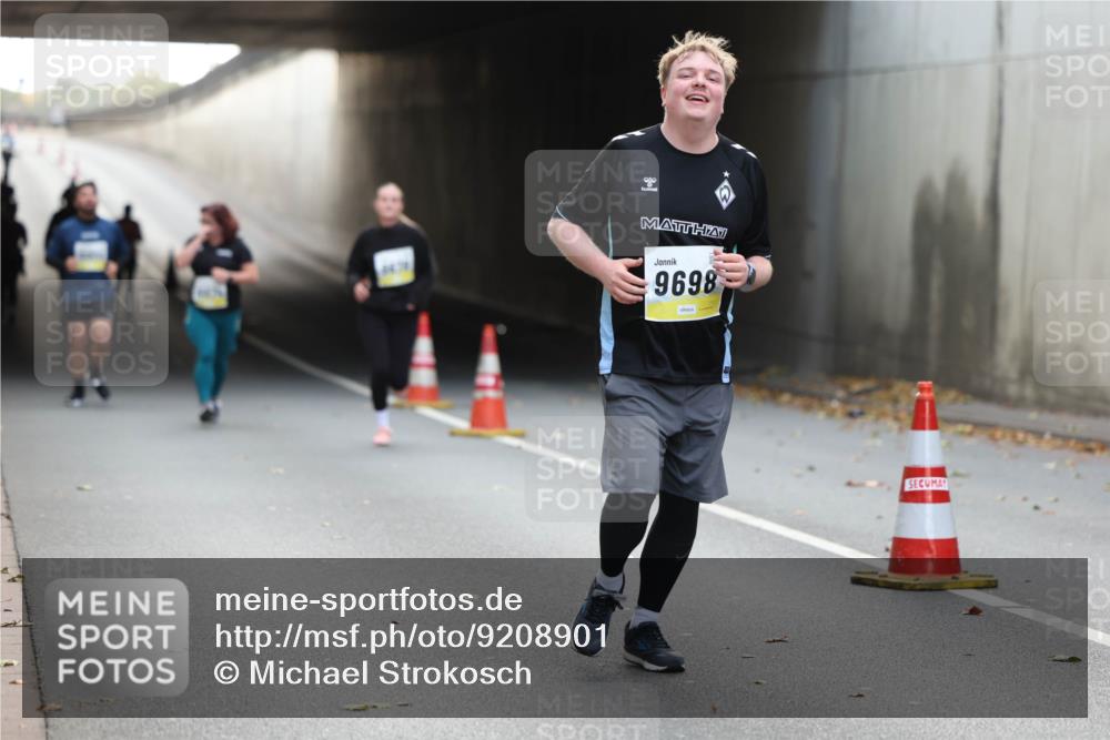05.10.2025 - 20. swb-Marathon Bremen Michael Strokosch http://msf.ph/oto/9208901 05.10.2025 11:09:54 Laufen 9698 meine-sportfotos.de