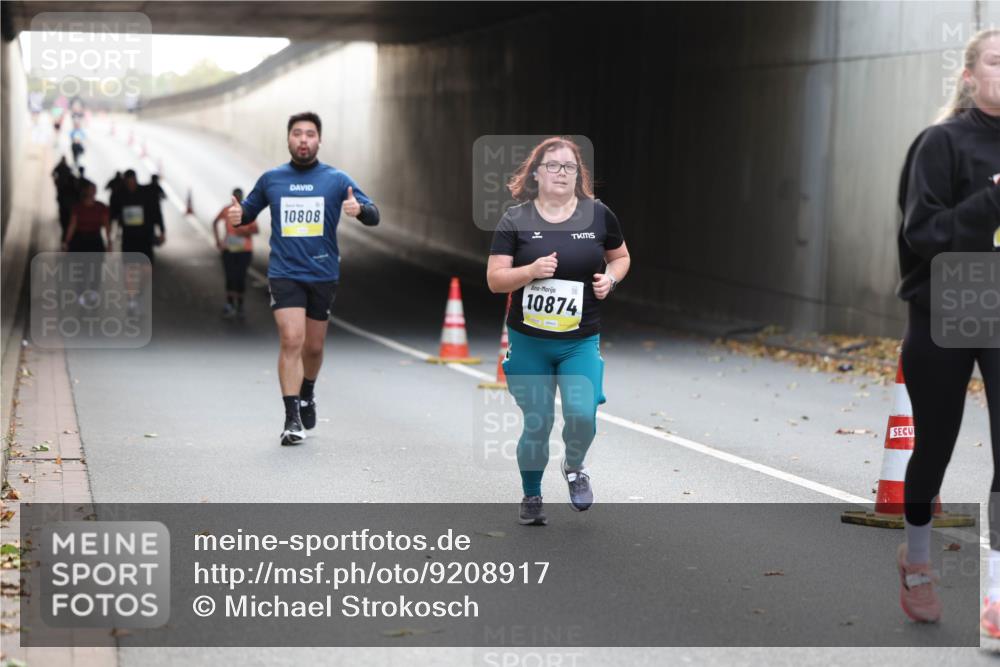 05.10.2025 - 20. swb-Marathon Bremen Michael Strokosch http://msf.ph/oto/9208917 05.10.2025 11:09:59 Laufen 10808, 10874 meine-sportfotos.de