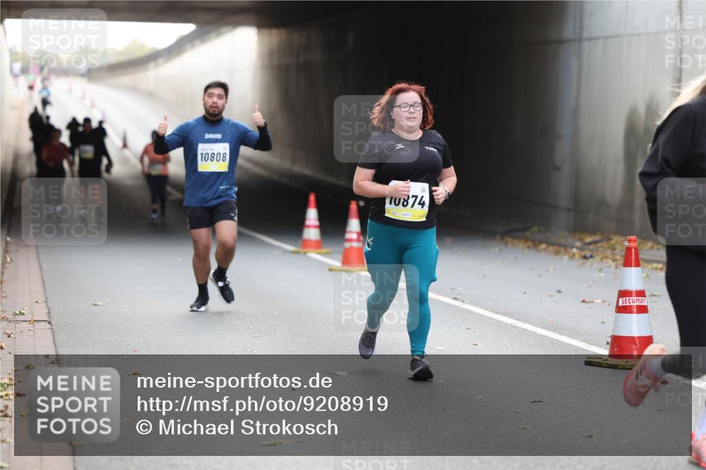 05.10.2025 - 20. swb-Marathon Bremen Michael Strokosch http://msf.ph/oto/9208919 05.10.2025 11:09:59 Laufen 10808, 10874 meine-sportfotos.de