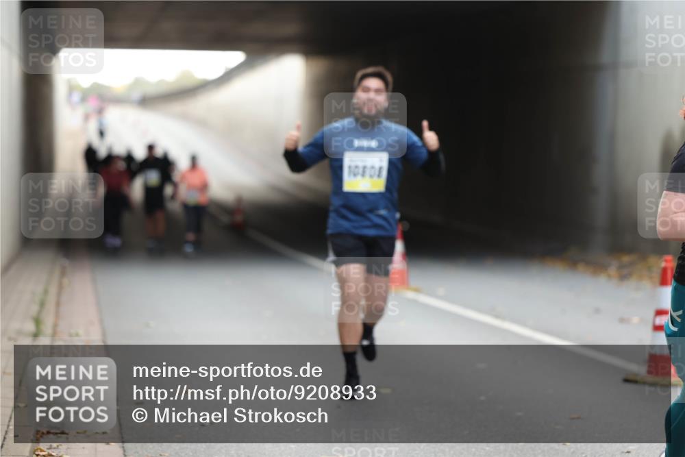 05.10.2025 - 20. swb-Marathon Bremen Michael Strokosch http://msf.ph/oto/9208933 05.10.2025 11:10:01 Laufen 10808 meine-sportfotos.de