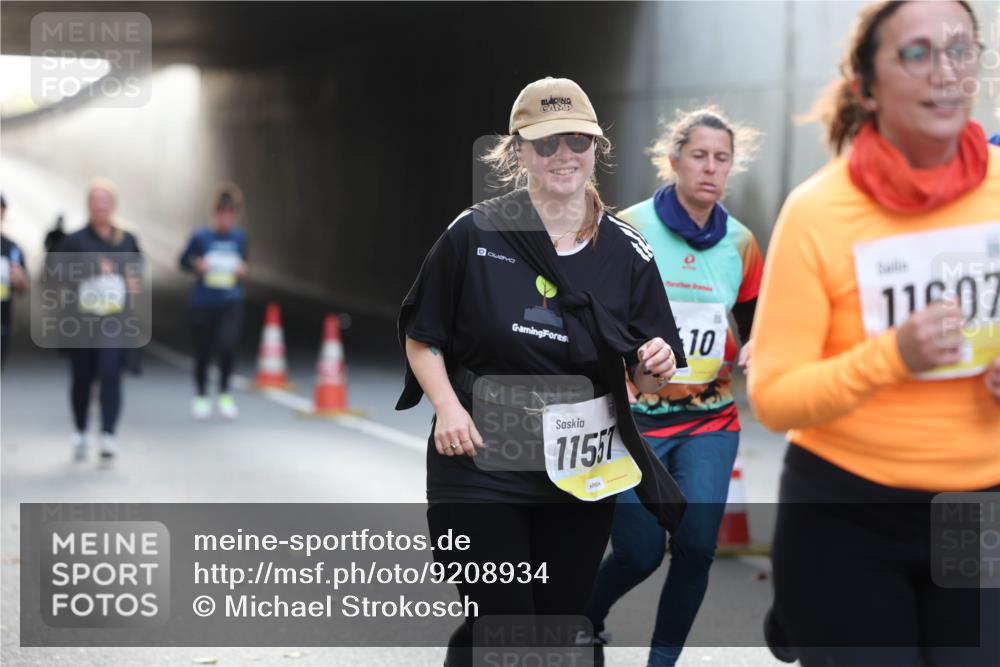 05.10.2025 - 20. swb-Marathon Bremen Michael Strokosch http://msf.ph/oto/9208934 05.10.2025 11:07:16 Laufen 11551, 10, 11907 meine-sportfotos.de