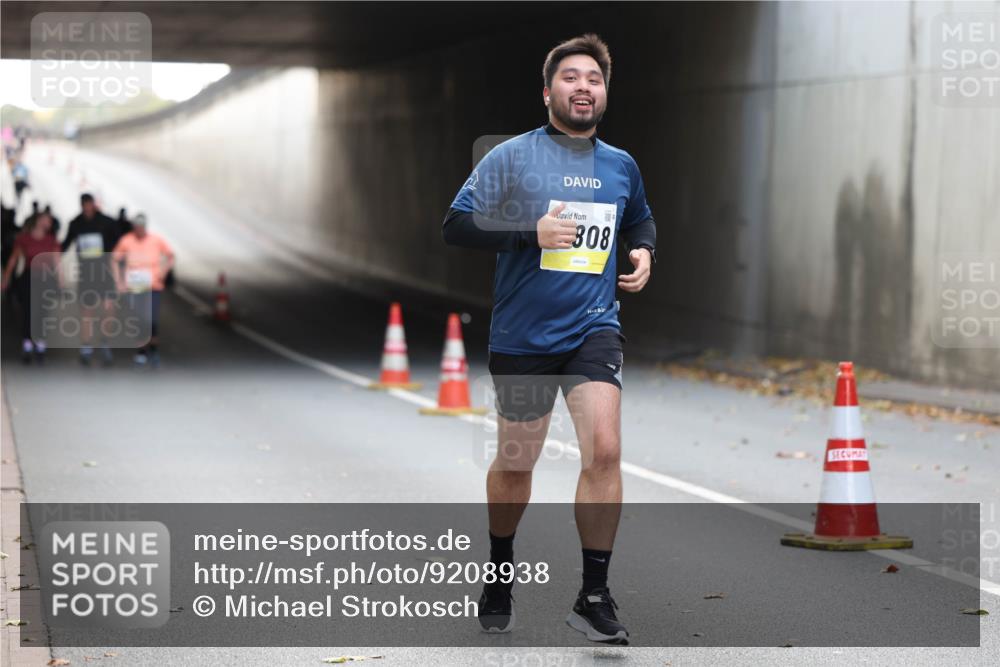 05.10.2025 - 20. swb-Marathon Bremen Michael Strokosch http://msf.ph/oto/9208938 05.10.2025 11:10:02 Laufen 308 meine-sportfotos.de