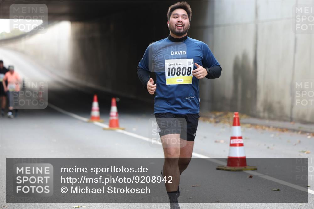 05.10.2025 - 20. swb-Marathon Bremen Michael Strokosch http://msf.ph/oto/9208942 05.10.2025 11:10:03 Laufen 10808 meine-sportfotos.de