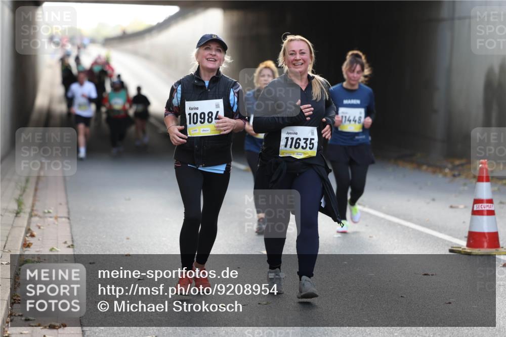 05.10.2025 - 20. swb-Marathon Bremen Michael Strokosch http://msf.ph/oto/9208954 05.10.2025 11:07:20 Laufen 10984, 01890, 11635, 11448 meine-sportfotos.de