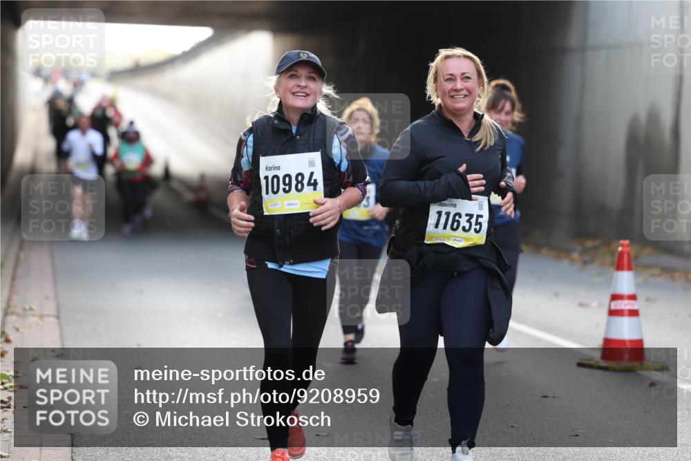 05.10.2025 - 20. swb-Marathon Bremen Michael Strokosch http://msf.ph/oto/9208959 05.10.2025 11:07:21 Laufen 10984, 01890, 11635, 01889 meine-sportfotos.de