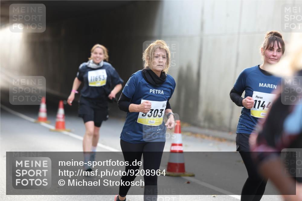 05.10.2025 - 20. swb-Marathon Bremen Michael Strokosch http://msf.ph/oto/9208964 05.10.2025 11:07:23 Laufen 11653, 1144, 303 meine-sportfotos.de