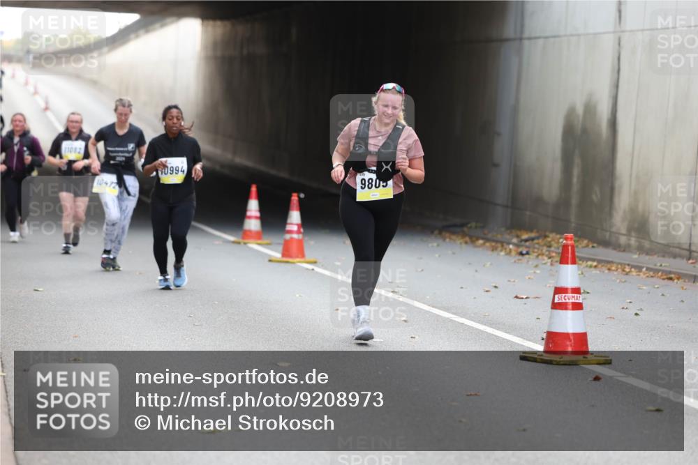 05.10.2025 - 20. swb-Marathon Bremen Michael Strokosch http://msf.ph/oto/9208973 05.10.2025 11:10:21 Laufen 11082, 10472, 0994, 9805 meine-sportfotos.de