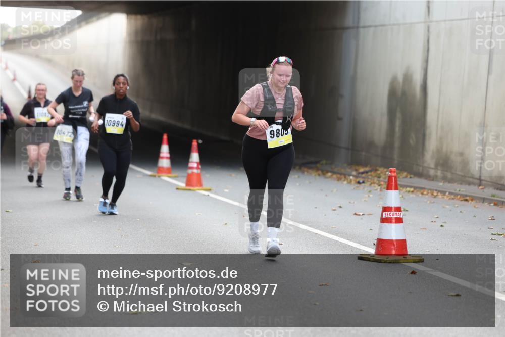 05.10.2025 - 20. swb-Marathon Bremen Michael Strokosch http://msf.ph/oto/9208977 05.10.2025 11:10:22 Laufen 11082, 10472, 10994, 9805 meine-sportfotos.de