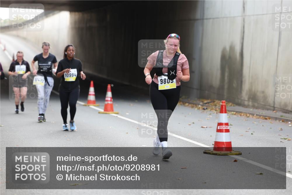 05.10.2025 - 20. swb-Marathon Bremen Michael Strokosch http://msf.ph/oto/9208981 05.10.2025 11:10:22 Laufen 11082, 10472, 10994, 9805 meine-sportfotos.de
