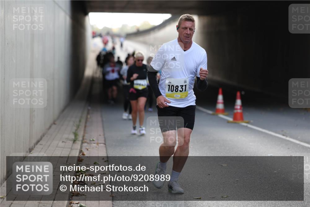05.10.2025 - 20. swb-Marathon Bremen Michael Strokosch http://msf.ph/oto/9208989 05.10.2025 11:07:32 Laufen 10831 meine-sportfotos.de