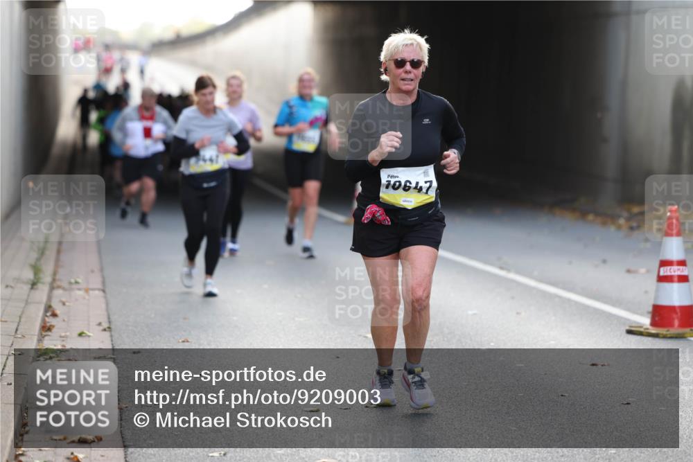 05.10.2025 - 20. swb-Marathon Bremen Michael Strokosch http://msf.ph/oto/9209003 05.10.2025 11:07:36 Laufen 70647 meine-sportfotos.de