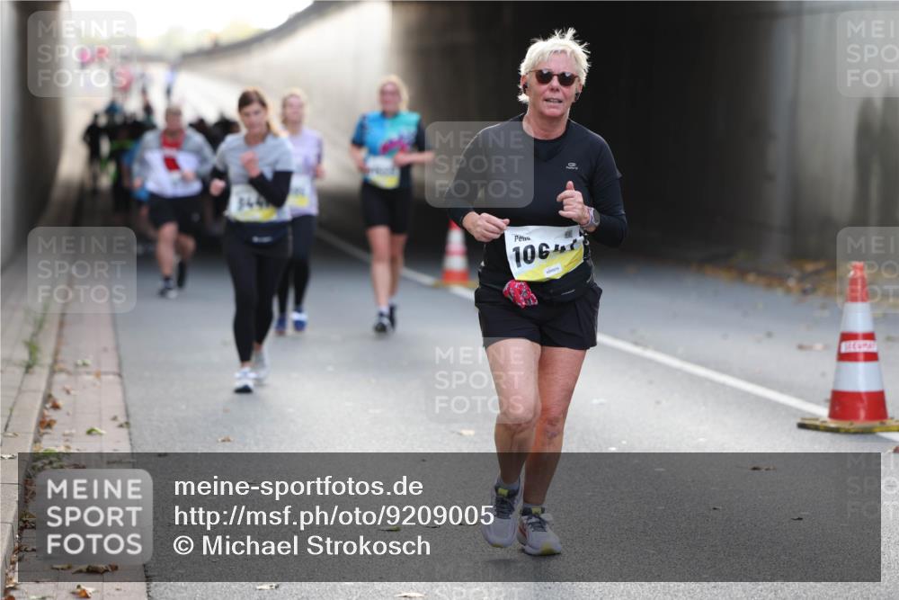 05.10.2025 - 20. swb-Marathon Bremen Michael Strokosch http://msf.ph/oto/9209005 05.10.2025 11:07:36 Laufen 344, 106 meine-sportfotos.de