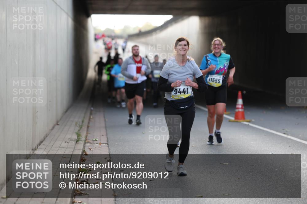 05.10.2025 - 20. swb-Marathon Bremen Michael Strokosch http://msf.ph/oto/9209012 05.10.2025 11:07:38 Laufen 9441, 11555 meine-sportfotos.de