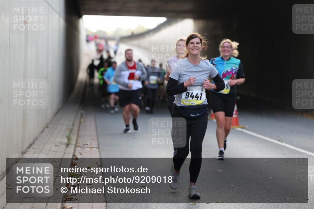 05.10.2025 - 20. swb-Marathon Bremen Michael Strokosch http://msf.ph/oto/9209018 05.10.2025 11:07:39 Laufen 720, 9441, 02041 meine-sportfotos.de