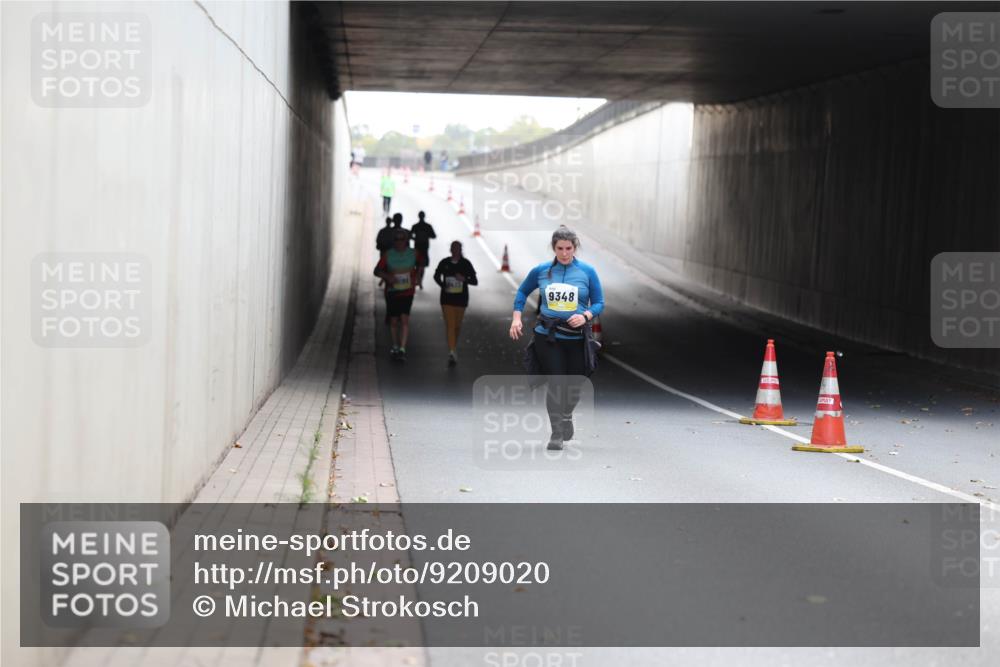 05.10.2025 - 20. swb-Marathon Bremen Michael Strokosch http://msf.ph/oto/9209020 05.10.2025 11:10:40 Laufen 9348 meine-sportfotos.de