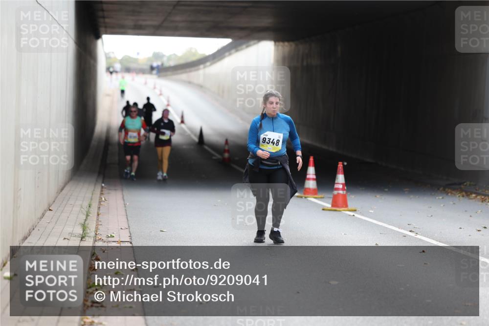 05.10.2025 - 20. swb-Marathon Bremen Michael Strokosch http://msf.ph/oto/9209041 05.10.2025 11:10:43 Laufen 9348 meine-sportfotos.de