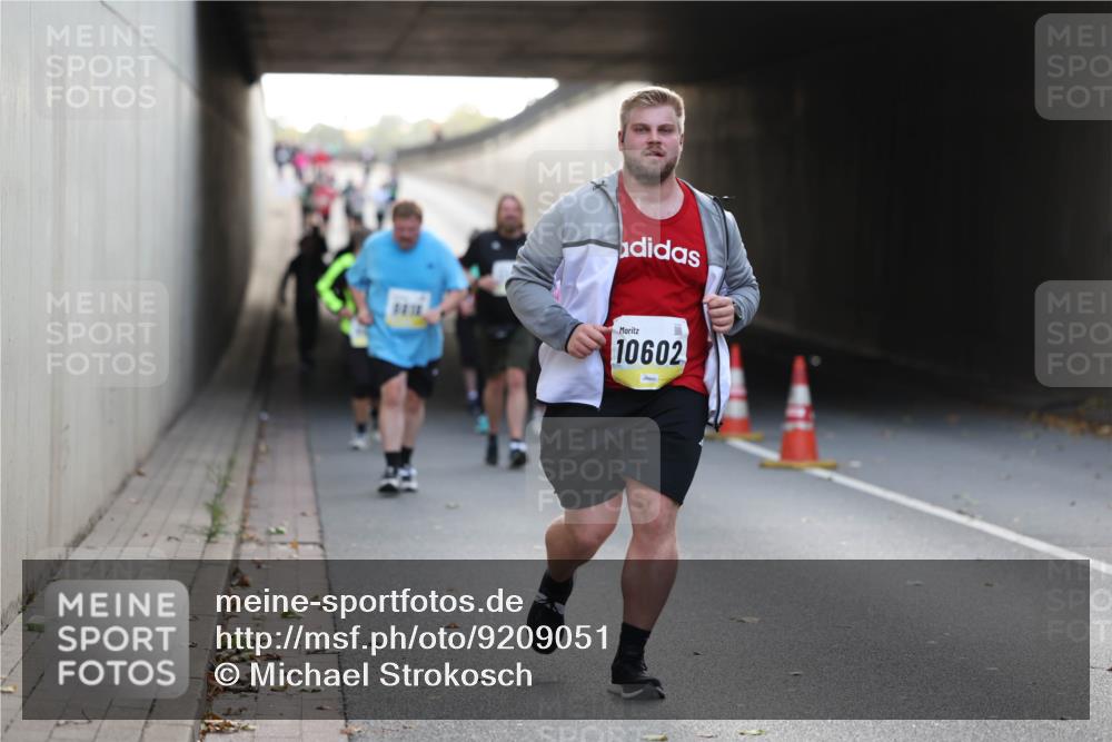 05.10.2025 - 20. swb-Marathon Bremen Michael Strokosch http://msf.ph/oto/9209051 05.10.2025 11:07:44 Laufen 10602 meine-sportfotos.de