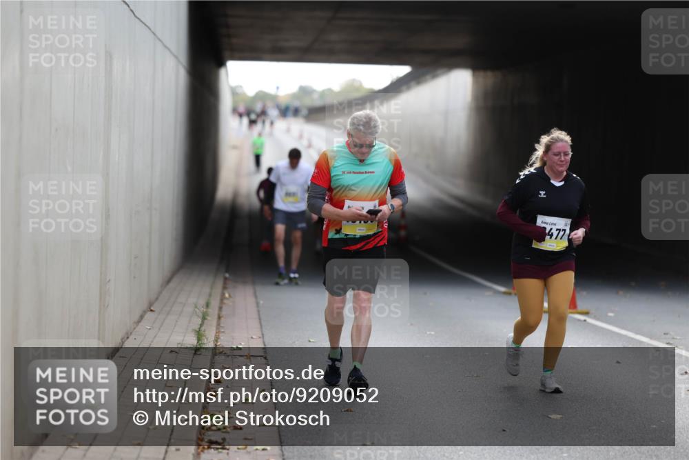 05.10.2025 - 20. swb-Marathon Bremen Michael Strokosch http://msf.ph/oto/9209052 05.10.2025 11:10:54 Laufen 20, 3477 meine-sportfotos.de