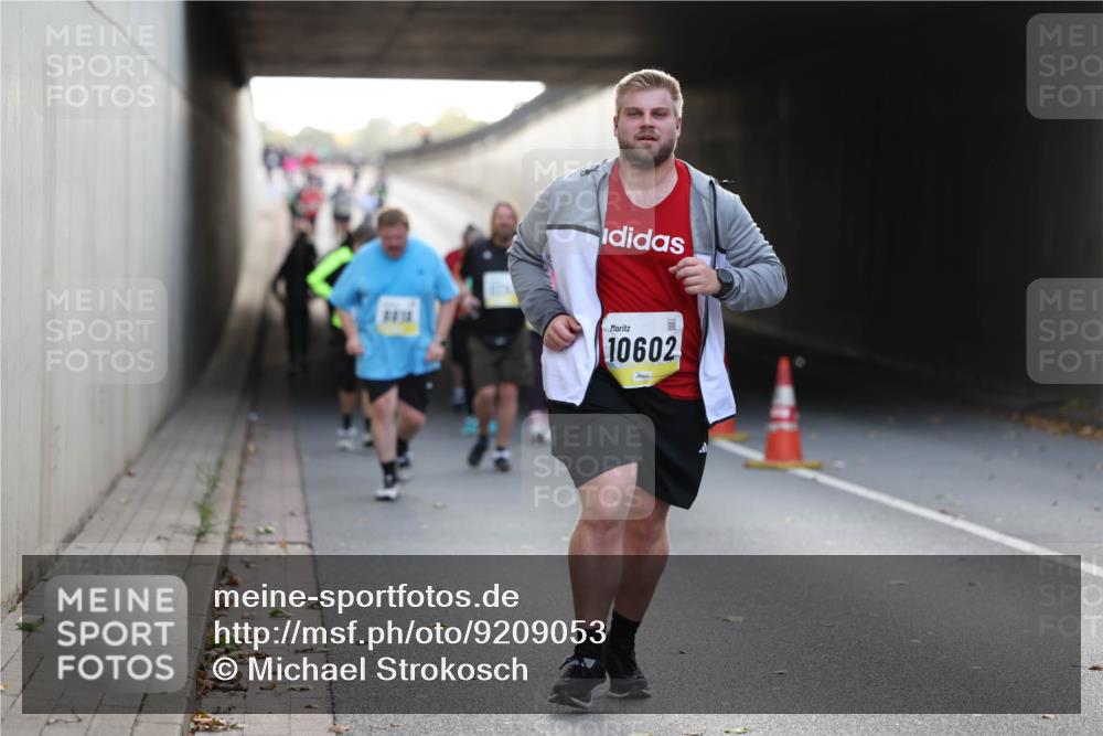 05.10.2025 - 20. swb-Marathon Bremen Michael Strokosch http://msf.ph/oto/9209053 05.10.2025 11:07:44 Laufen 10602 meine-sportfotos.de