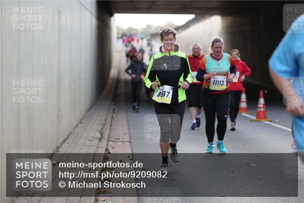 05.10.2025 - 20. swb-Marathon Bremen Michael Strokosch http://msf.ph/oto/9209082 05.10.2025 11:07:51 Laufen 9567, 11113 meine-sportfotos.de