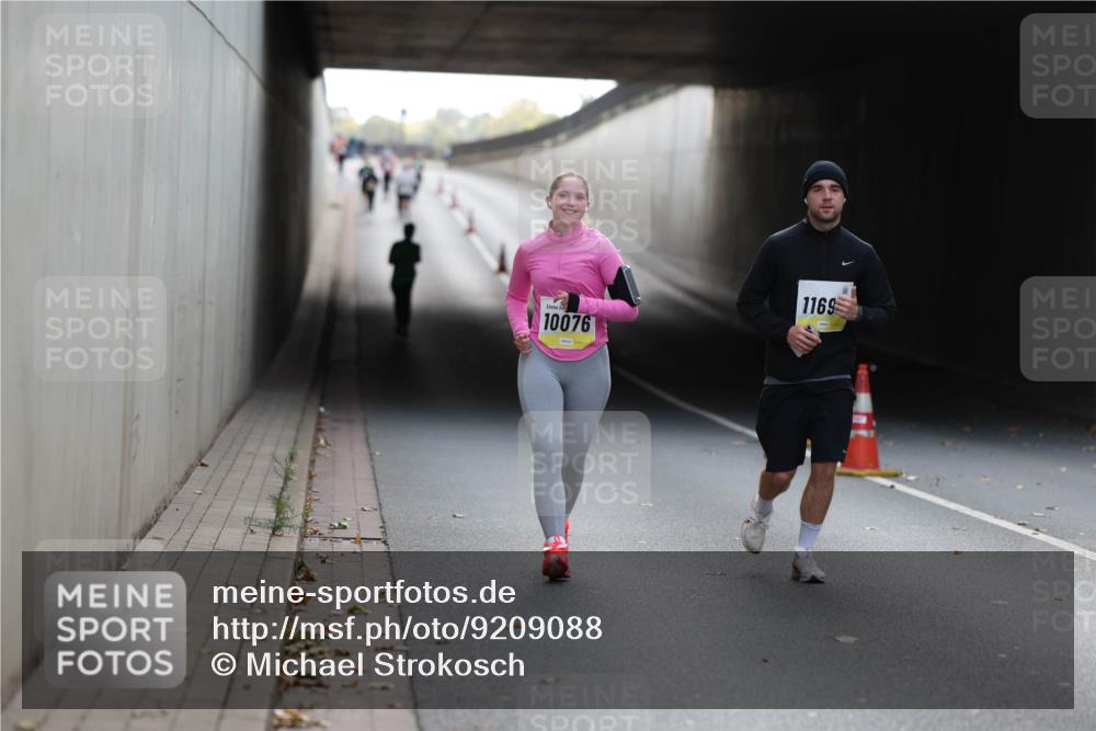 05.10.2025 - 20. swb-Marathon Bremen Michael Strokosch http://msf.ph/oto/9209088 05.10.2025 11:11:08 Laufen 1169, 10076 meine-sportfotos.de