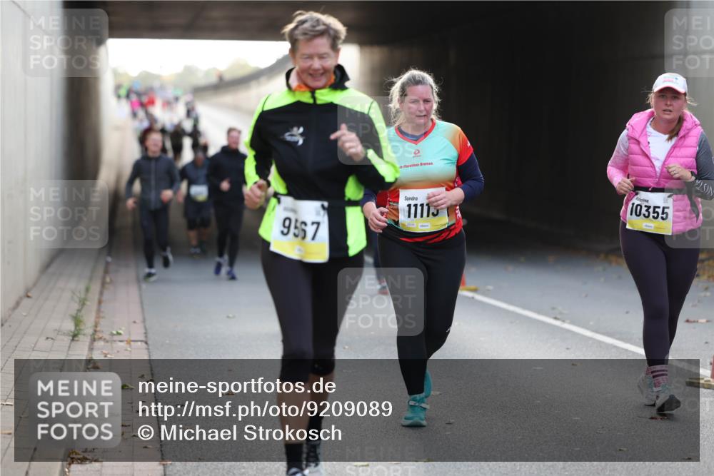 05.10.2025 - 20. swb-Marathon Bremen Michael Strokosch http://msf.ph/oto/9209089 05.10.2025 11:07:52 Laufen 9567, 11113, 10355 meine-sportfotos.de