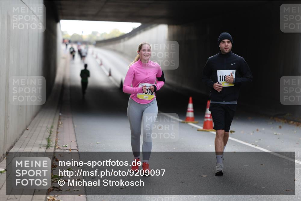 05.10.2025 - 20. swb-Marathon Bremen Michael Strokosch http://msf.ph/oto/9209097 05.10.2025 11:11:09 Laufen 976, 116 meine-sportfotos.de