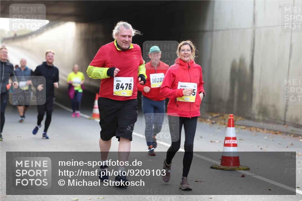 05.10.2025 - 20. swb-Marathon Bremen Michael Strokosch http://msf.ph/oto/9209103 05.10.2025 11:07:56 Laufen 8476, 1020 meine-sportfotos.de