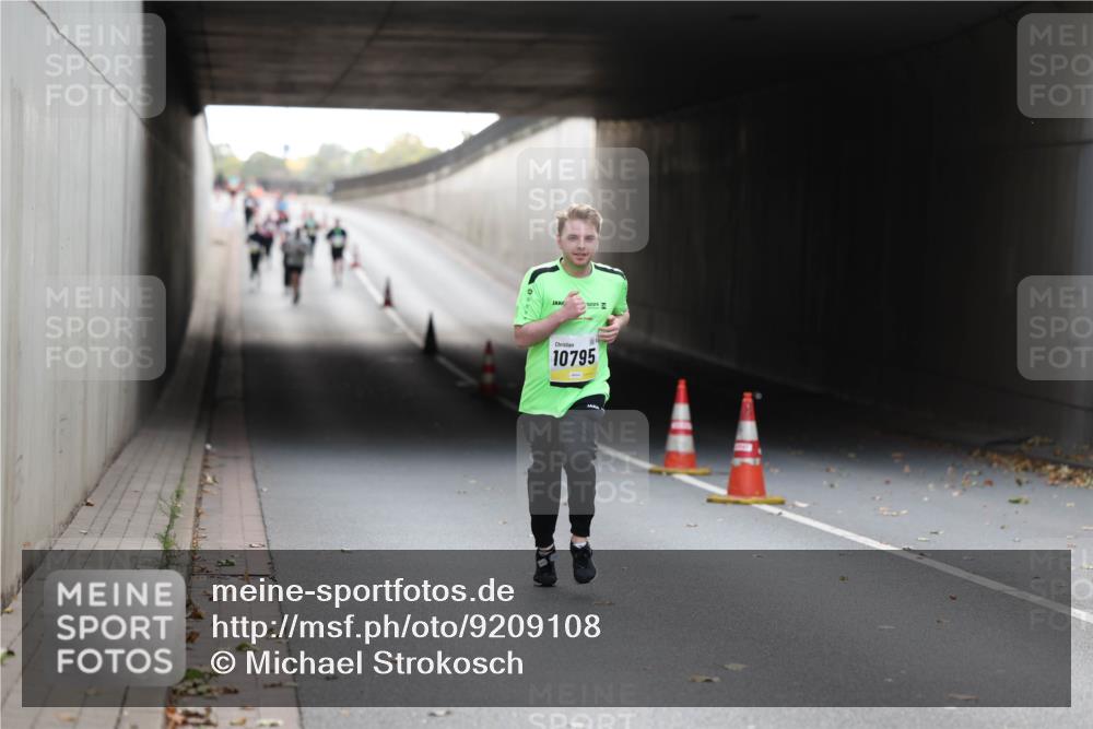 05.10.2025 - 20. swb-Marathon Bremen Michael Strokosch http://msf.ph/oto/9209108 05.10.2025 11:11:19 Laufen 10795 meine-sportfotos.de