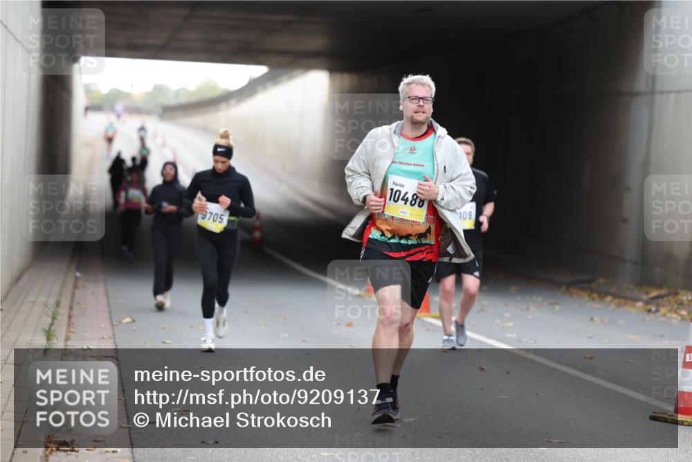 05.10.2025 - 20. swb-Marathon Bremen Michael Strokosch http://msf.ph/oto/9209137 05.10.2025 11:11:49 Laufen 9705, 10488, 109 meine-sportfotos.de