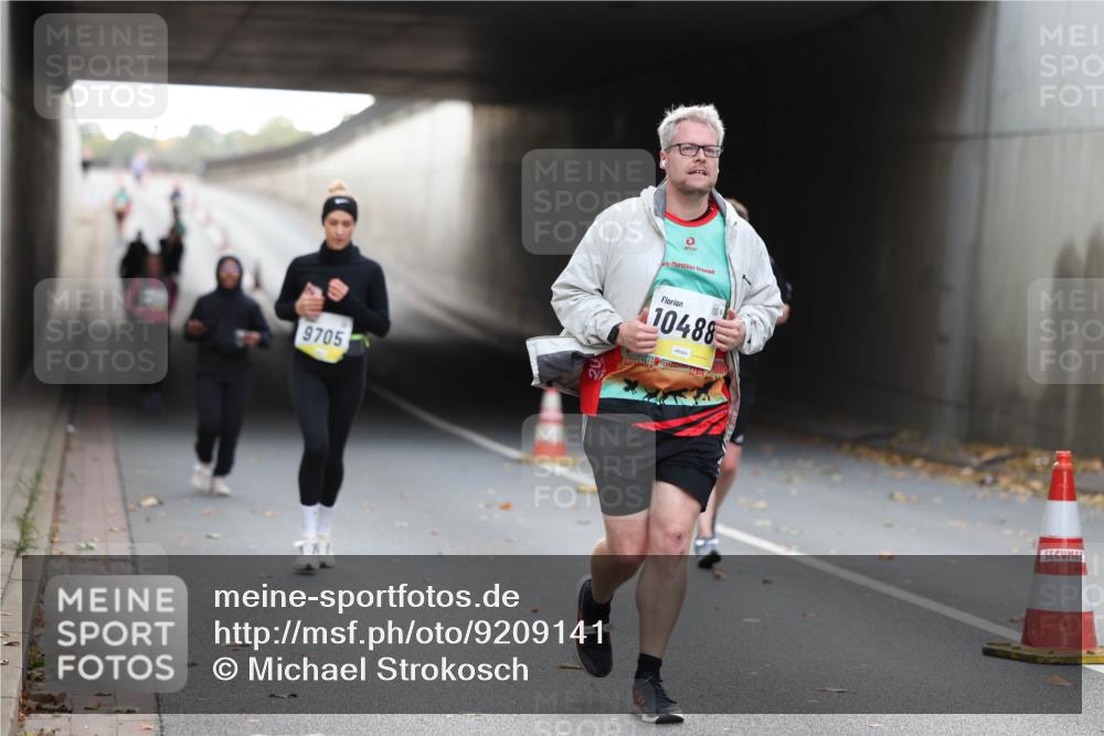 05.10.2025 - 20. swb-Marathon Bremen Michael Strokosch http://msf.ph/oto/9209141 05.10.2025 11:11:49 Laufen 9705, 10488 meine-sportfotos.de