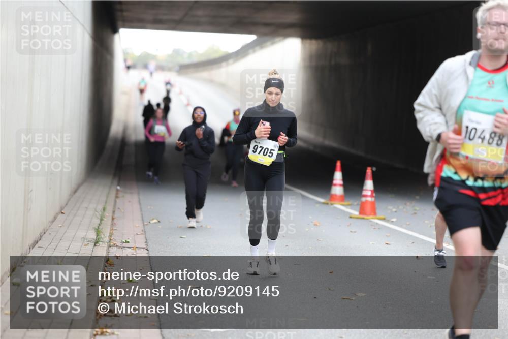 05.10.2025 - 20. swb-Marathon Bremen Michael Strokosch http://msf.ph/oto/9209145 05.10.2025 11:11:50 Laufen 9705, 10488 meine-sportfotos.de