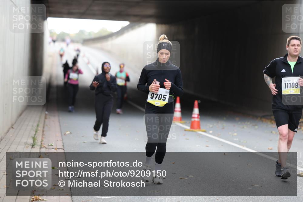 05.10.2025 - 20. swb-Marathon Bremen Michael Strokosch http://msf.ph/oto/9209150 05.10.2025 11:11:51 Laufen 9705, 11109 meine-sportfotos.de