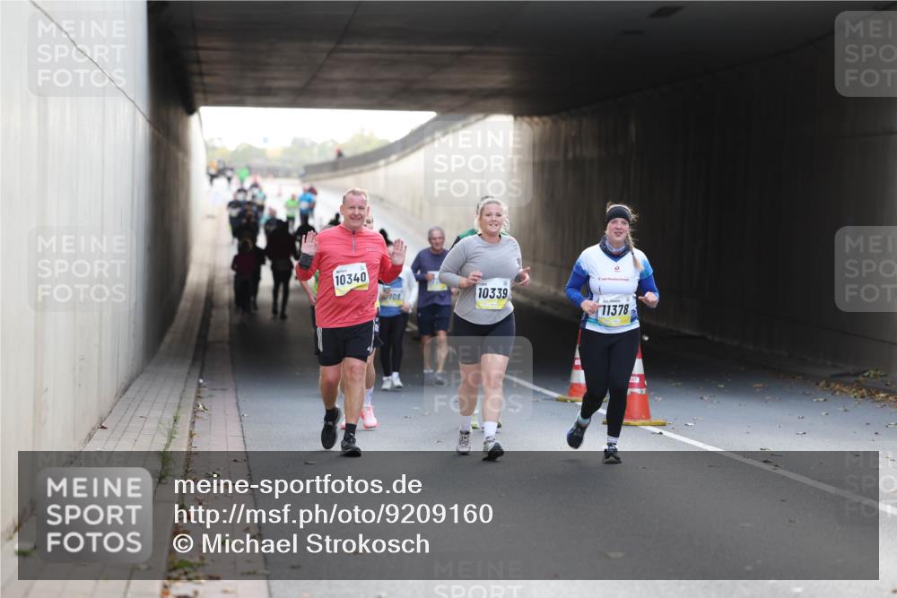 05.10.2025 - 20. swb-Marathon Bremen Michael Strokosch http://msf.ph/oto/9209160 05.10.2025 11:08:21 Laufen 10340, 109, 10339, 11378 meine-sportfotos.de