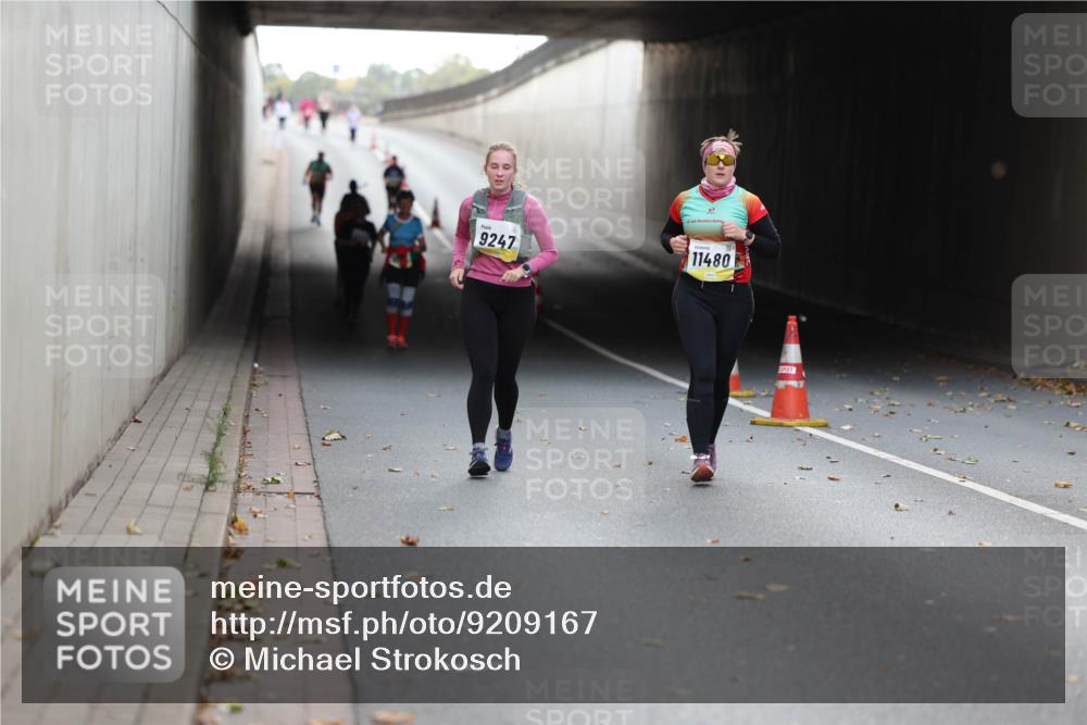 05.10.2025 - 20. swb-Marathon Bremen Michael Strokosch http://msf.ph/oto/9209167 05.10.2025 11:11:59 Laufen 9247, 11480 meine-sportfotos.de