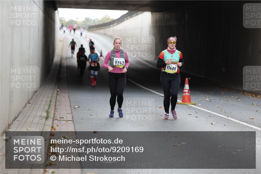 05.10.2025 - 20. swb-Marathon Bremen Michael Strokosch http://msf.ph/oto/9209169 05.10.2025 11:11:59 Laufen 9247, 11480 meine-sportfotos.de
