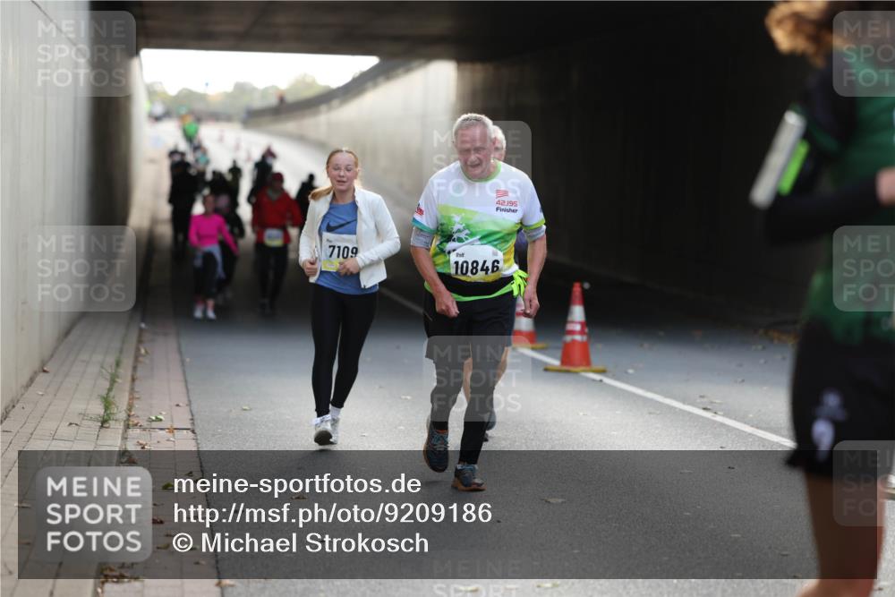 05.10.2025 - 20. swb-Marathon Bremen Michael Strokosch http://msf.ph/oto/9209186 05.10.2025 11:08:29 Laufen 7109, 42, 195, 10846 meine-sportfotos.de