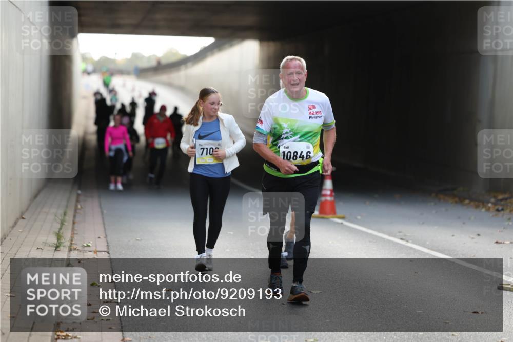 05.10.2025 - 20. swb-Marathon Bremen Michael Strokosch http://msf.ph/oto/9209193 05.10.2025 11:08:30 Laufen 710, 10846, 42, 195 meine-sportfotos.de