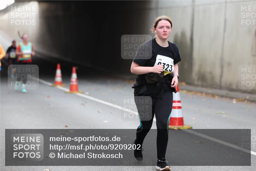 05.10.2025 - 20. swb-Marathon Bremen Michael Strokosch http://msf.ph/oto/9209202 05.10.2025 11:12:17 Laufen 323 meine-sportfotos.de