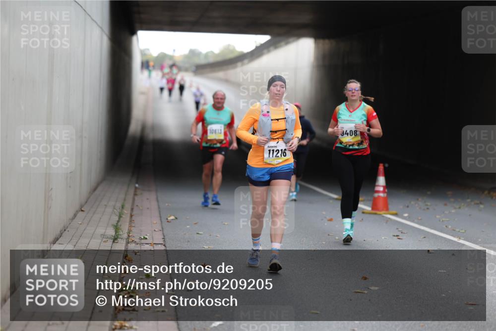 05.10.2025 - 20. swb-Marathon Bremen Michael Strokosch http://msf.ph/oto/9209205 05.10.2025 11:12:20 Laufen 10613, 11216, 3408 meine-sportfotos.de